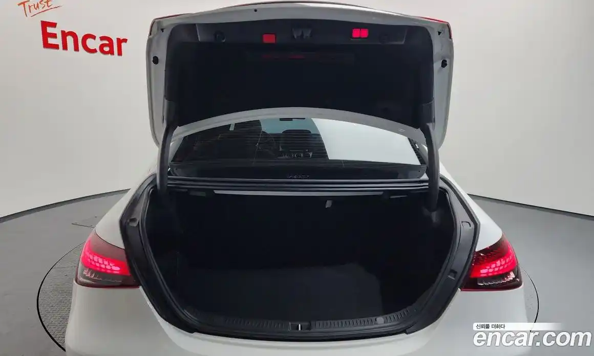 Mercedes-Benz E-Class 2021 2.0 Автомат в Москве № 178732, фото 16