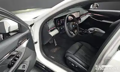 BMW 5-Series 2025 2.0 Автомат в Москве № 187132, миниатюра 4