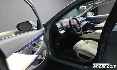 BMW 5-Series 2025 2.0 Автомат в Москве № 187238, миниатюра 8