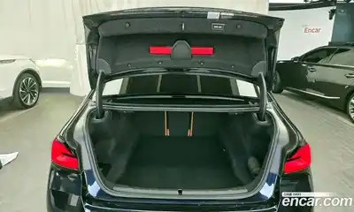 BMW 5-Series 2023 2.0 Автомат в Москве № 190717, миниатюра 2