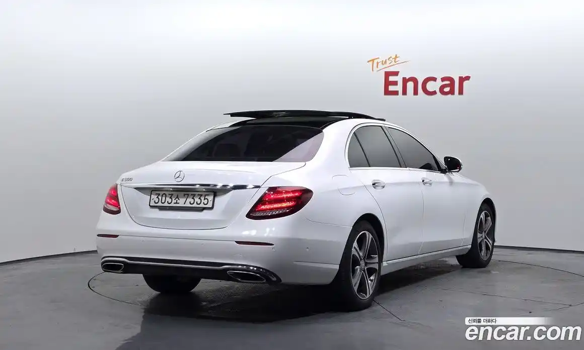 Mercedes-Benz E-Class 2017 2.0 Автомат в Москве № 195402, фото 11
