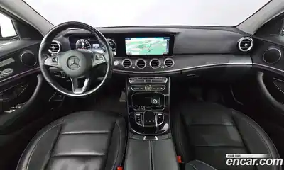 Mercedes-Benz E-Class 2017 2.0 Автомат в Москве № 195402, миниатюра 12