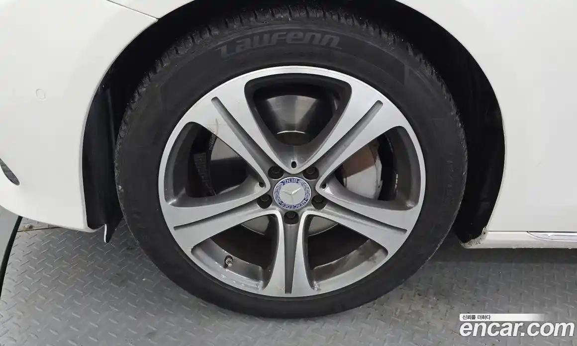 Mercedes-Benz E-Class 2017 2.0 Автомат в Москве № 195402, фото 14