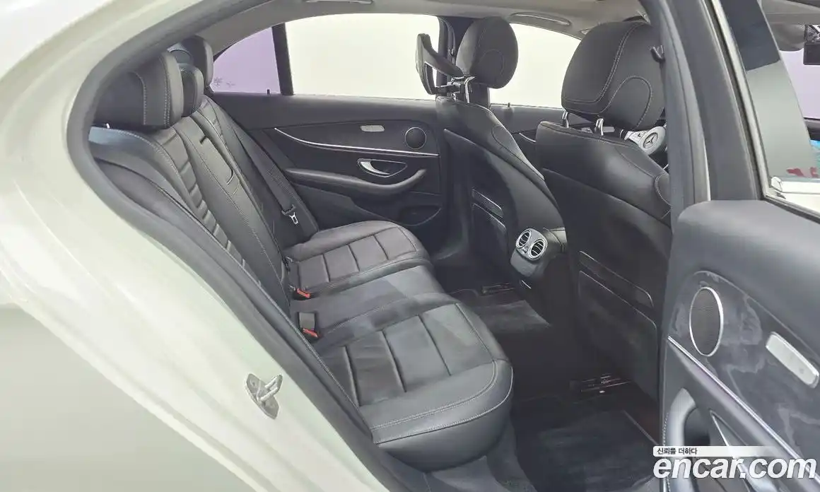 Mercedes-Benz E-Class 2017 2.0 Автомат в Москве № 195402, фото 17