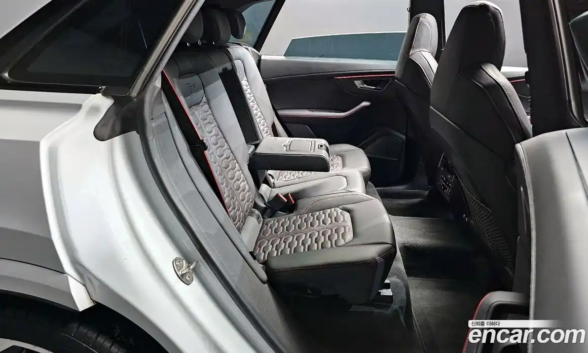 Audi RSQ8 2023 4.0 Автомат в Москве № 196231, фото 19