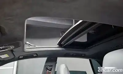 Audi RSQ8 2023 4.0 Автомат в Москве № 196231, миниатюра 10