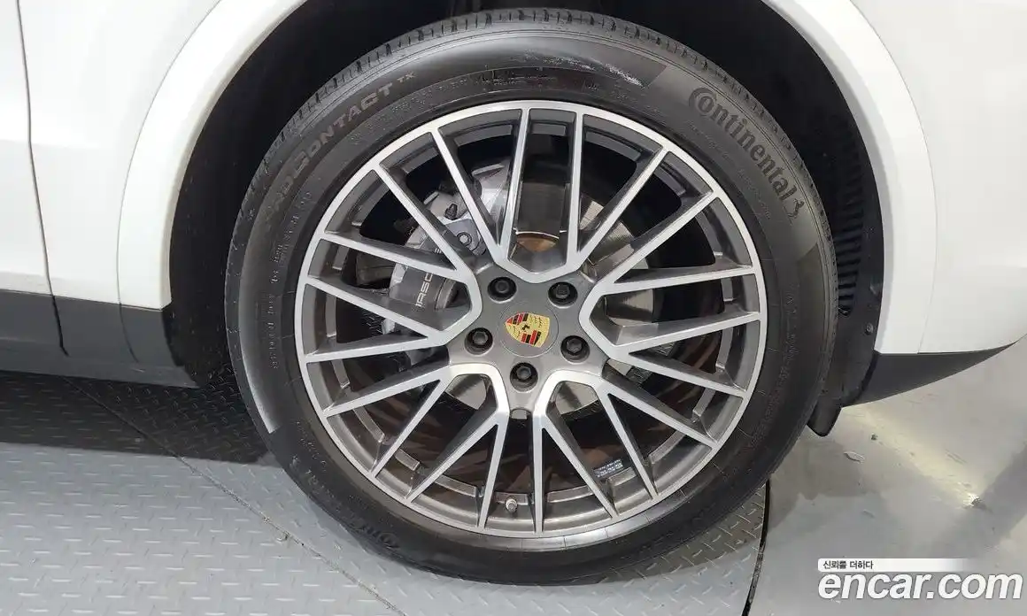 Porsche Cayenne 2021 3.0 Автомат в Москве № 197262, фото 3