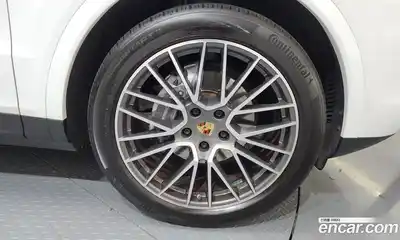 Porsche Cayenne 2021 3.0 Автомат в Москве № 197262, миниатюра 3