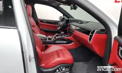 Porsche Cayenne 2021 3.0 Автомат в Москве № 197262, миниатюра 8