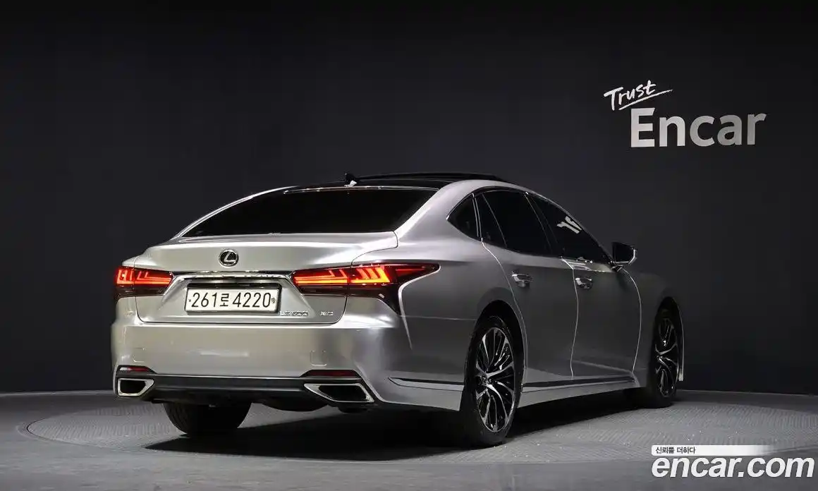 Lexus LS 2023 3.4 Автомат в Москве № 198819, фото 12