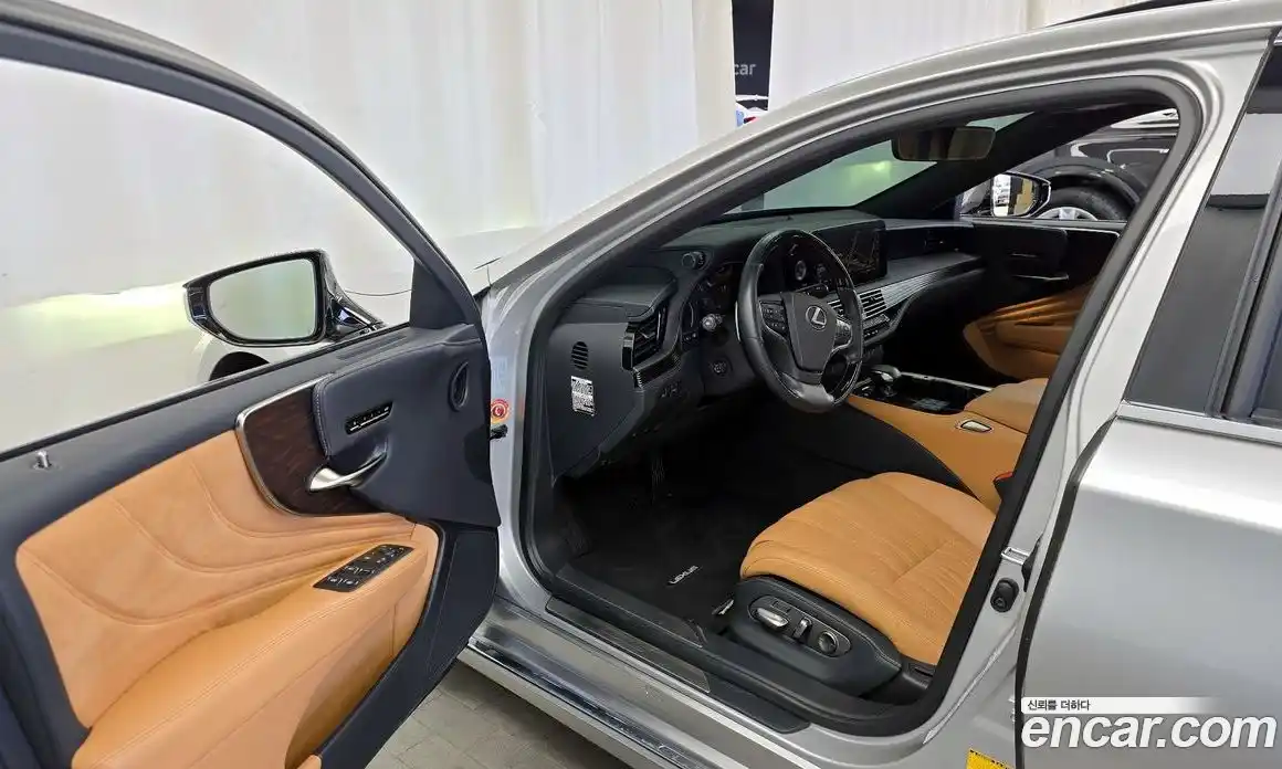 Lexus LS 2023 3.4 Автомат в Москве № 198819, фото 20