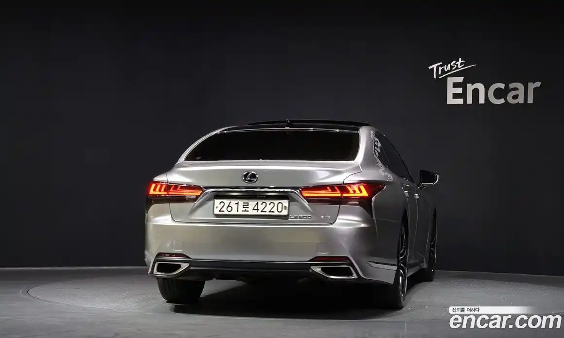 Lexus LS 2023 3.4 Автомат в Москве № 198819, фото 3