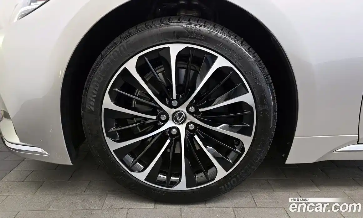 Lexus LS 2023 3.4 Автомат в Москве № 198819, фото 5