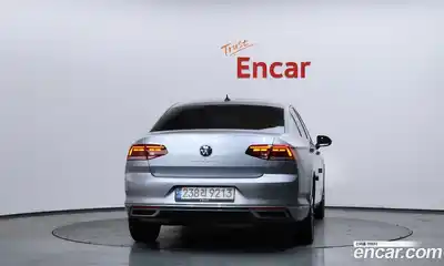 Volkswagen Passat 2022 2.0 Автомат в Москве № 199093, миниатюра 3