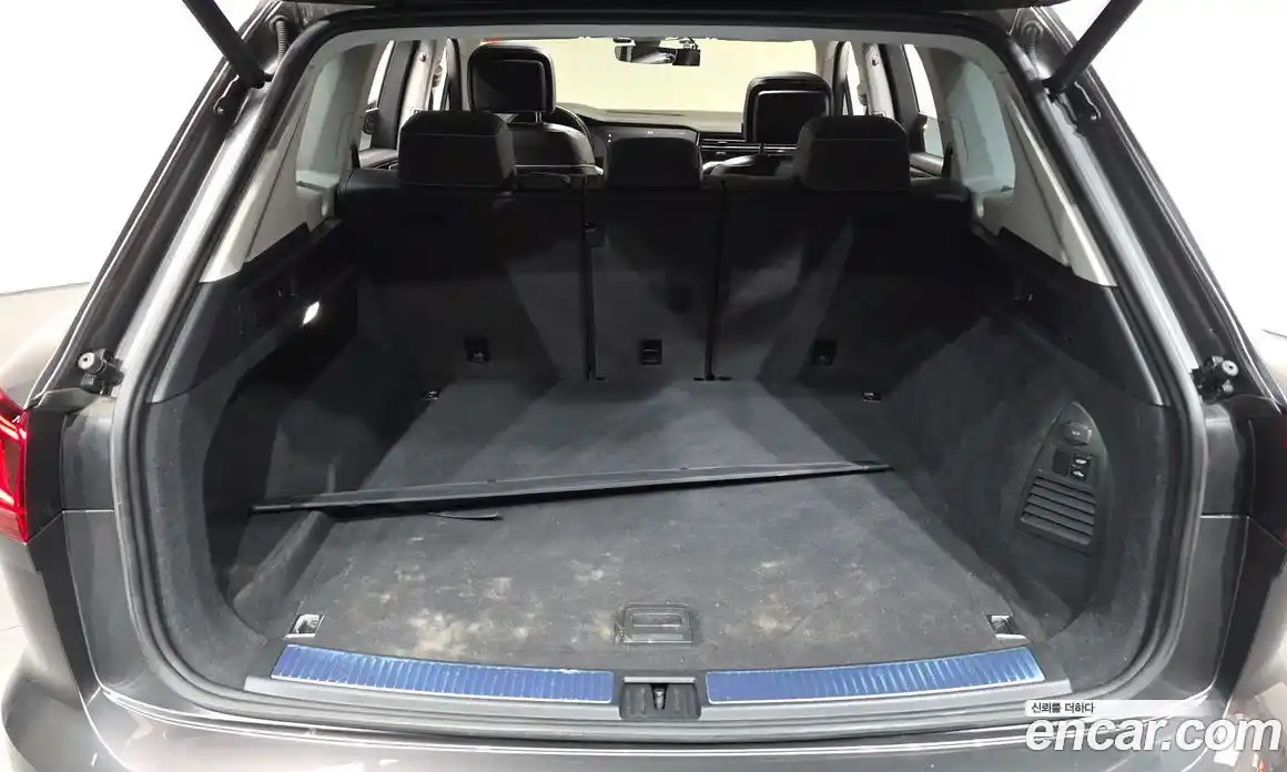 Volkswagen Touareg 2020 4.0 Автомат в Москве № 199221, фото 11