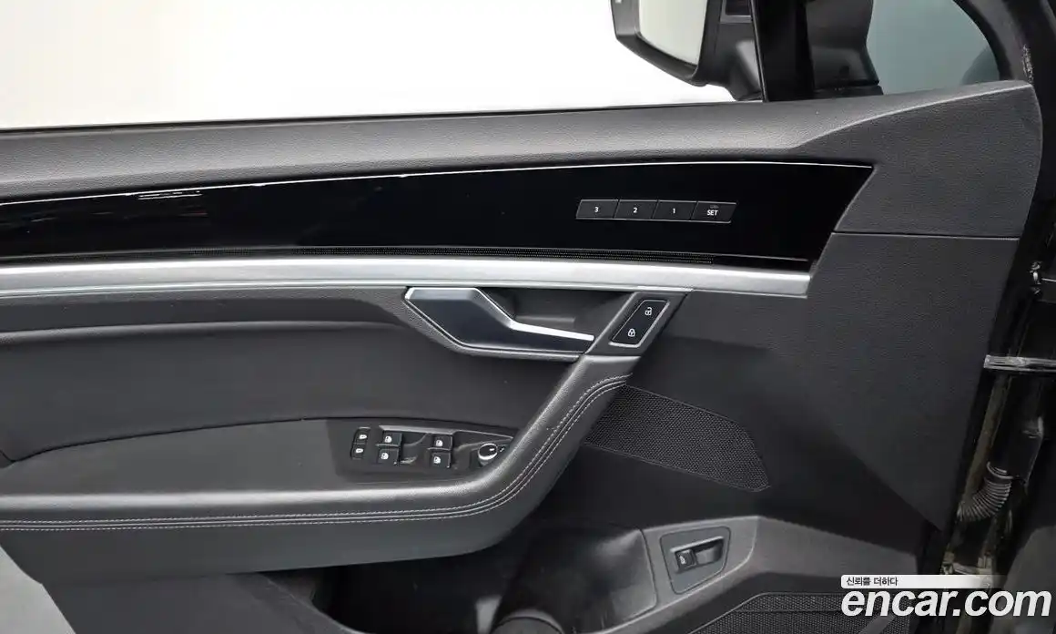 Volkswagen Touareg 2020 4.0 Автомат в Москве № 199221, фото 13