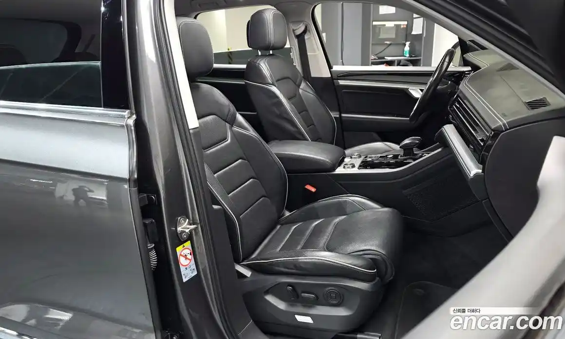 Volkswagen Touareg 2020 4.0 Автомат в Москве № 199221, фото 14