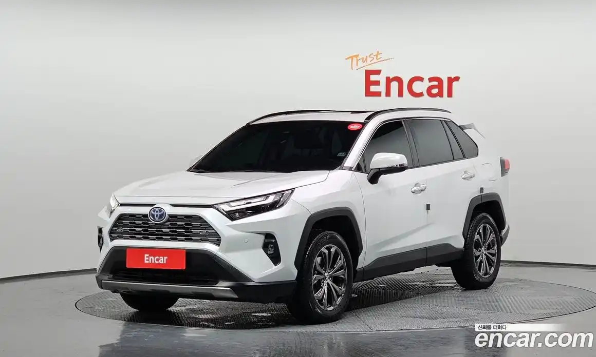 Toyota RAV4 2024 2.5 Автомат в Москве № 199557, фото 16