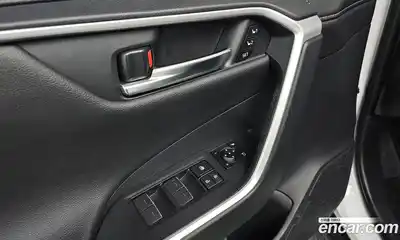 Toyota RAV4 2024 2.5 Автомат в Москве № 199557, миниатюра 4