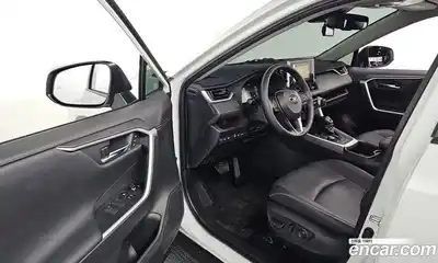 Toyota RAV4 2024 2.5 Автомат в Москве № 199557, миниатюра 10