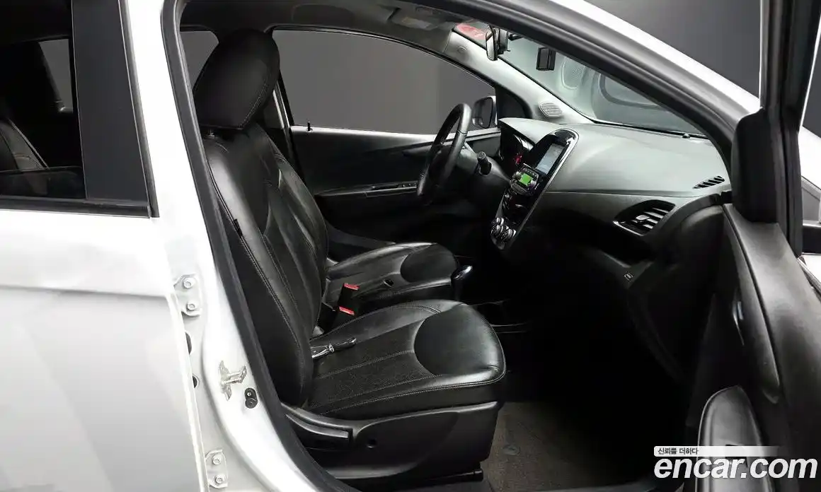 Chevrolet Spark 2016 1.0 Автомат в Москве № 202813, фото 11