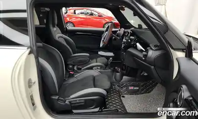 Mini Cooper 2023 2.0 Автомат в Москве № 204874, миниатюра 7