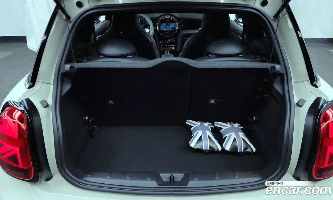 Mini Cooper 2023 2.0 Автомат в Москве № 204874, фото 10