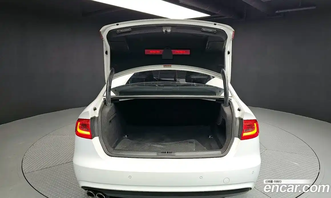 Audi A4 2015 2.0 Автомат в Москве № 212056, фото 1