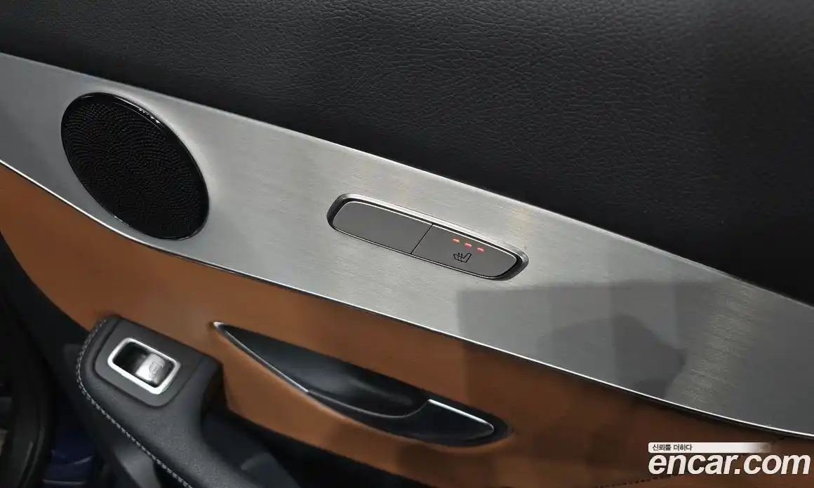 Mercedes-Benz GLC-Class 2021 1.9 Автомат в Москве № 212091, фото 2