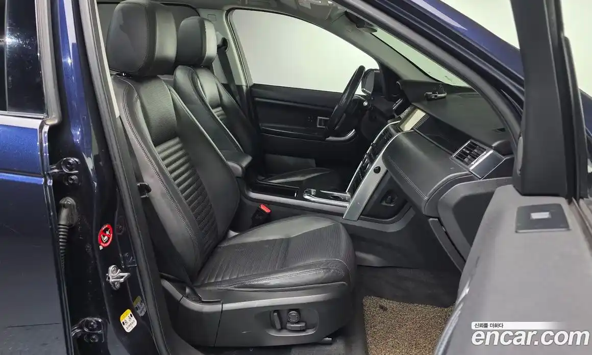 Land Rover Discovery Sport 2017 2.0 Автомат в Москве № 213769, фото 18