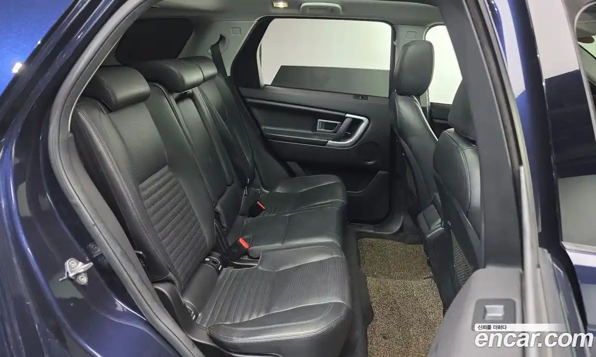 Land Rover Discovery Sport 2017 2.0 Автомат в Москве № 213769, фото 20