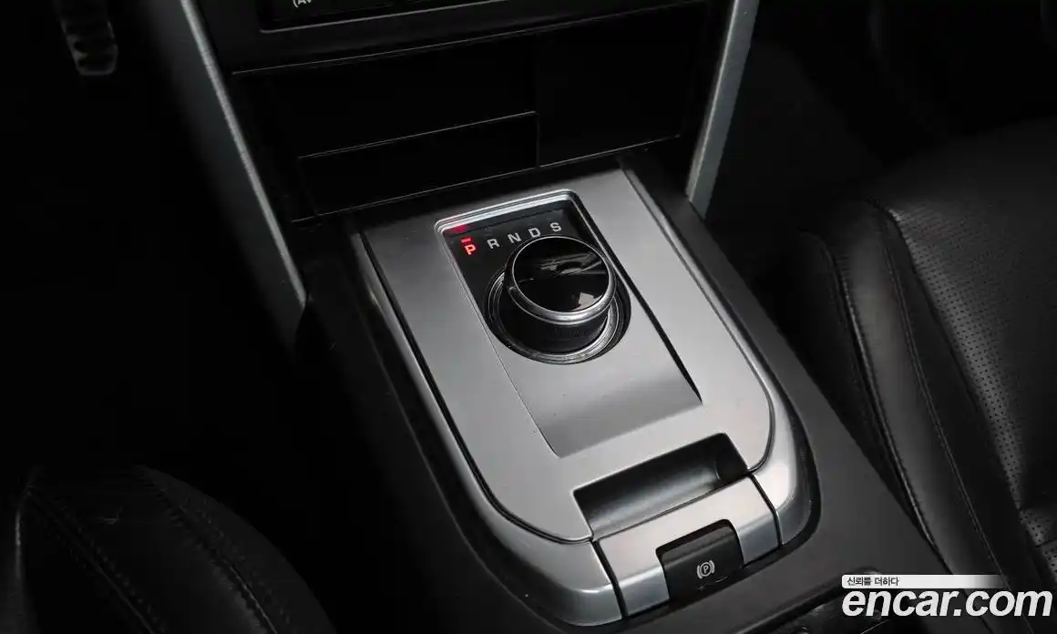 Land Rover Discovery Sport 2017 2.0 Автомат в Москве № 213769, фото 3