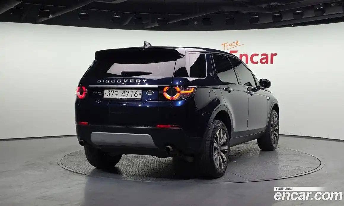 Land Rover Discovery Sport 2017 2.0 Автомат в Москве № 213769, фото 4