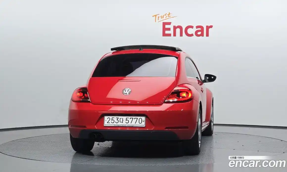 Volkswagen Beatle 2013 2.0 Автомат в Москве № 215059, фото 13