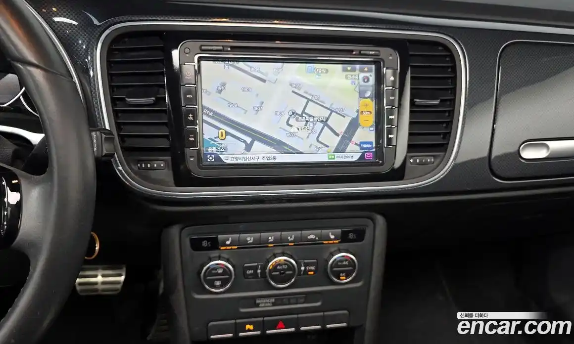 Volkswagen Beatle 2013 2.0 Автомат в Москве № 215059, фото 15