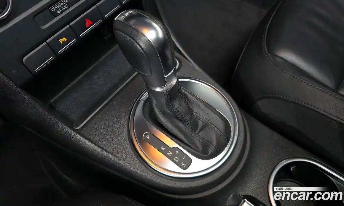 Volkswagen Beatle 2013 2.0 Автомат в Москве № 215059, фото 16