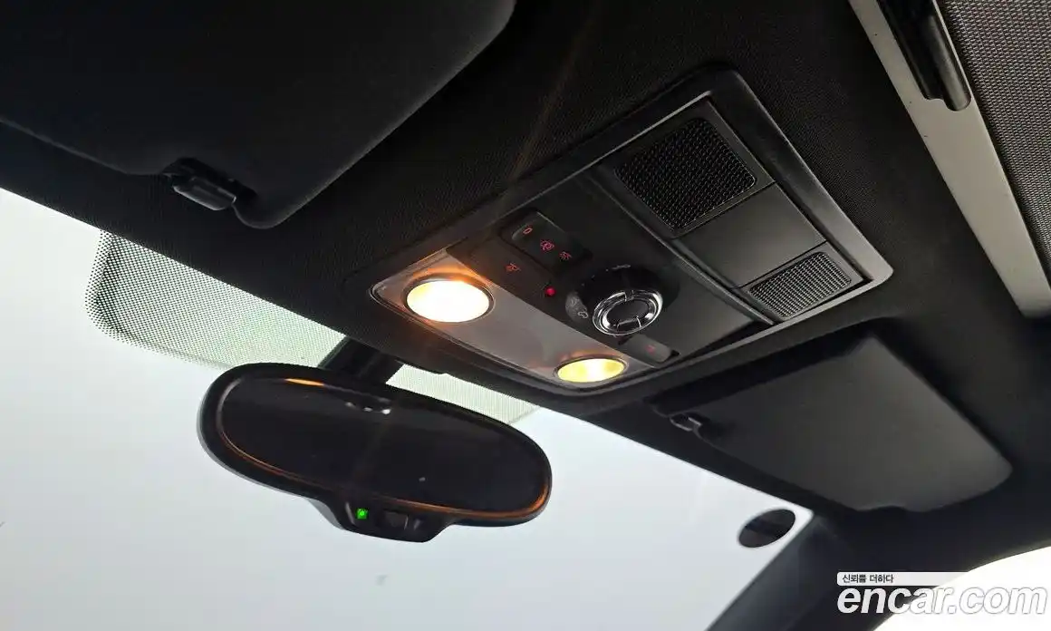 Volkswagen Beatle 2013 2.0 Автомат в Москве № 215059, фото 17