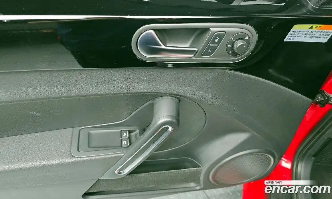 Volkswagen Beatle 2013 2.0 Автомат в Москве № 215059, фото 18