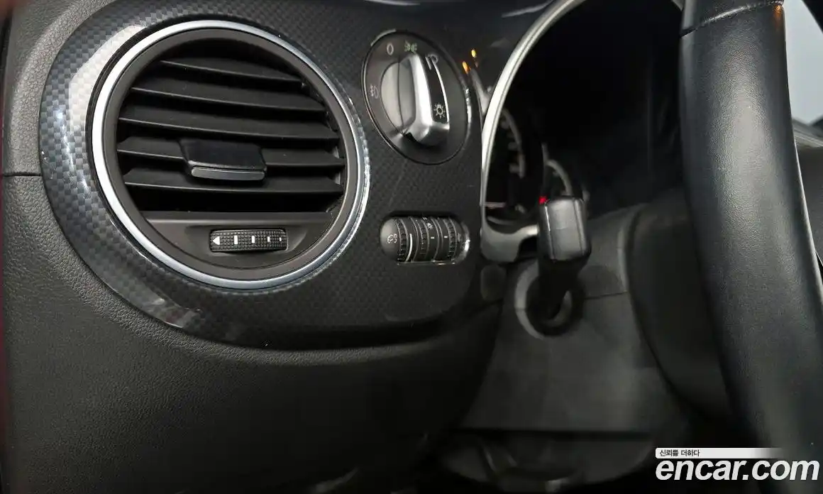 Volkswagen Beatle 2013 2.0 Автомат в Москве № 215059, фото 20