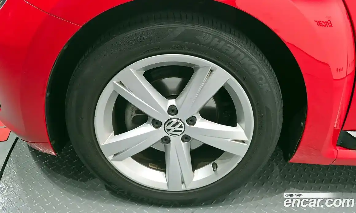 Volkswagen Beatle 2013 2.0 Автомат в Москве № 215059, фото 3