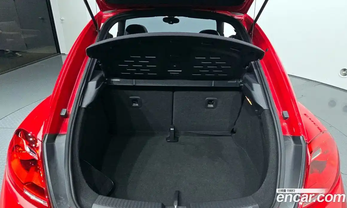 Volkswagen Beatle 2013 2.0 Автомат в Москве № 215059, фото 5