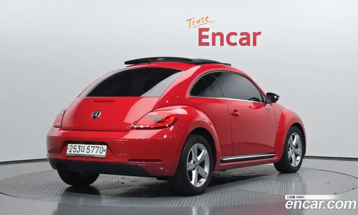 Volkswagen Beatle 2013 2.0 Автомат в Москве № 215059, фото 9