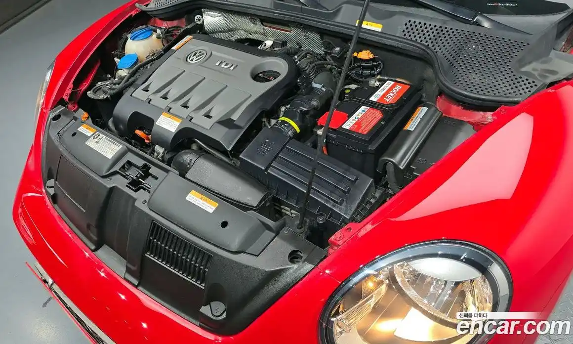 Volkswagen Beatle 2013 2.0 Автомат в Москве № 215059, фото 10