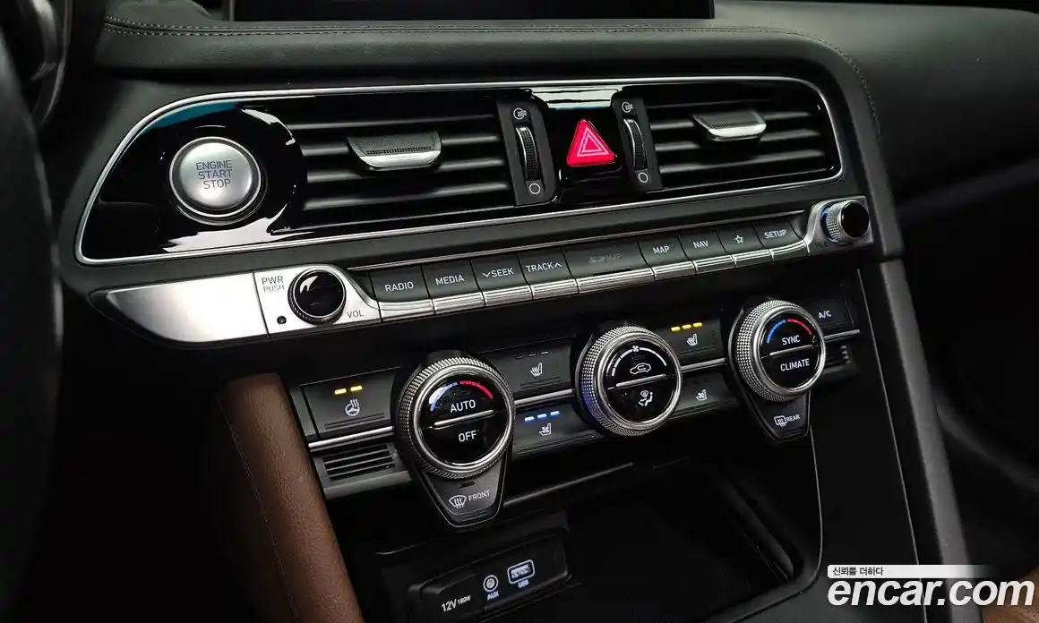 Genesis G70 2018 2.0 Автомат в Москве № 22199, фото 11