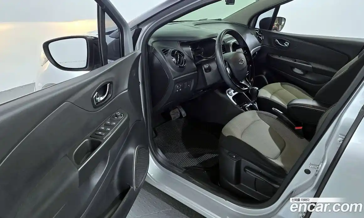 Renault QM3 2015 1.5 Автомат в Москве № 226024, фото 18