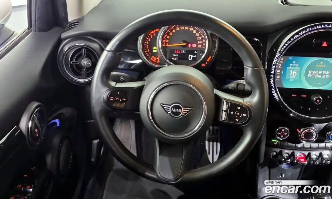 Mini Cooper 2022 1.5 Автомат в Москве № 231411, фото 15