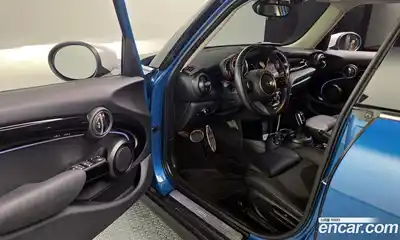 Mini Cooper 2022 1.5 Автомат в Москве № 231411, миниатюра 3