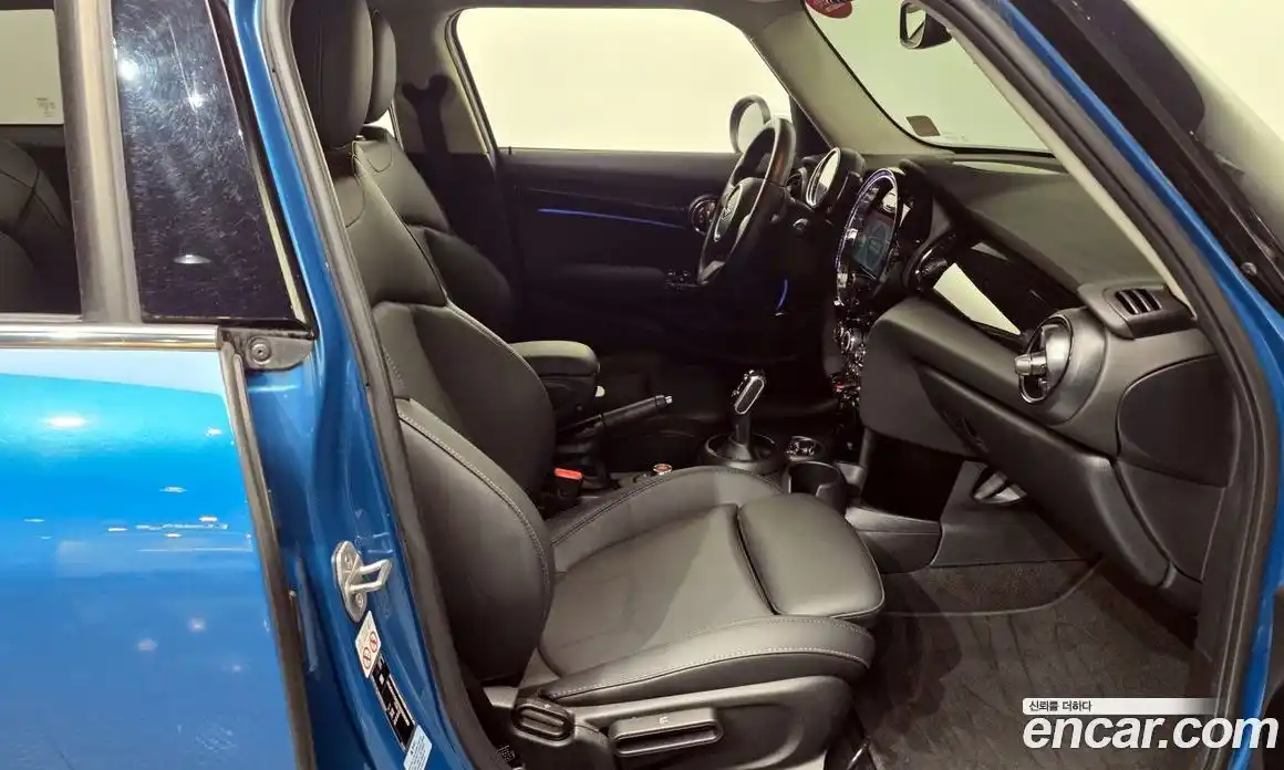 Mini Cooper 2022 1.5 Автомат в Москве № 231411, фото 10