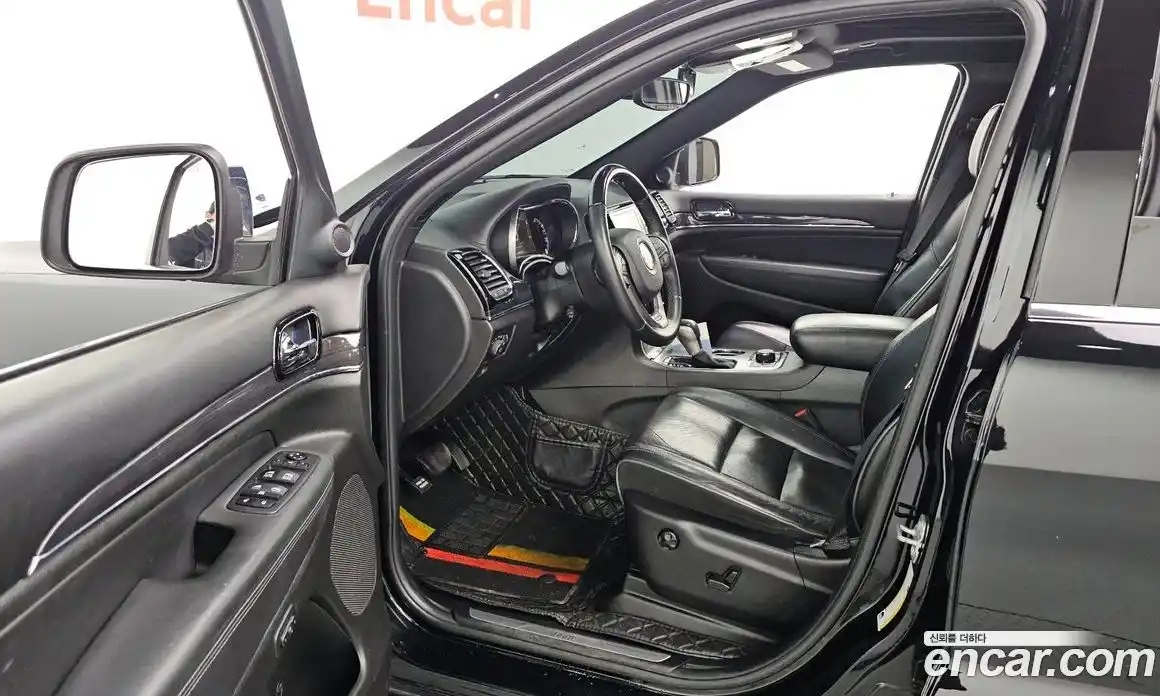 Jeep Cherokee 2019 3.6 Автомат в Москве № 232611, фото 15