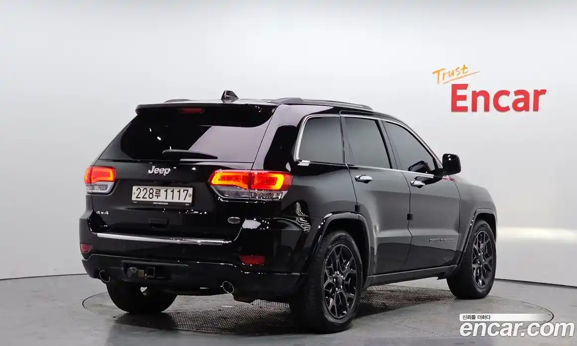 Jeep Cherokee 2019 3.6 Автомат в Москве № 232611, фото 8